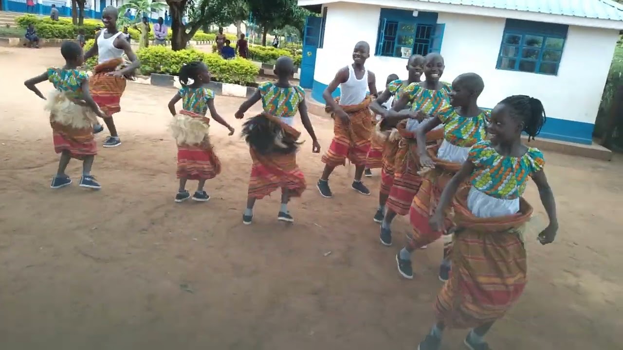 VICTORIA JUNIOR SCHOOL NAMUTUMBA  welcomes president to Namutumba District.