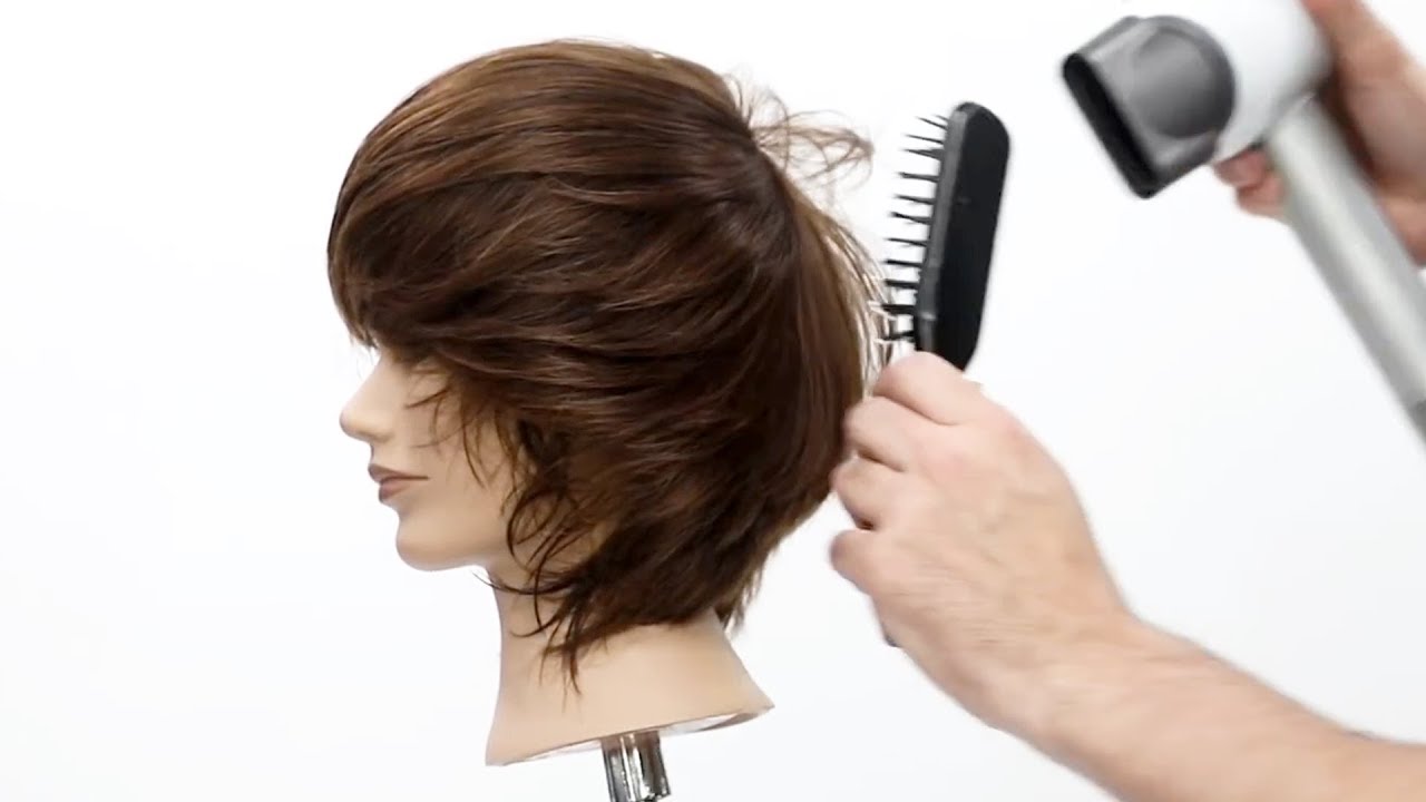 Tips on Coloring and Cutting a Shag Hairstyle