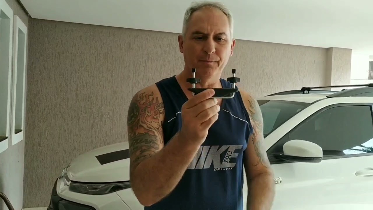 Bagageiro de teto automotivo. Resolvemos nosso problema de espaço no carro.