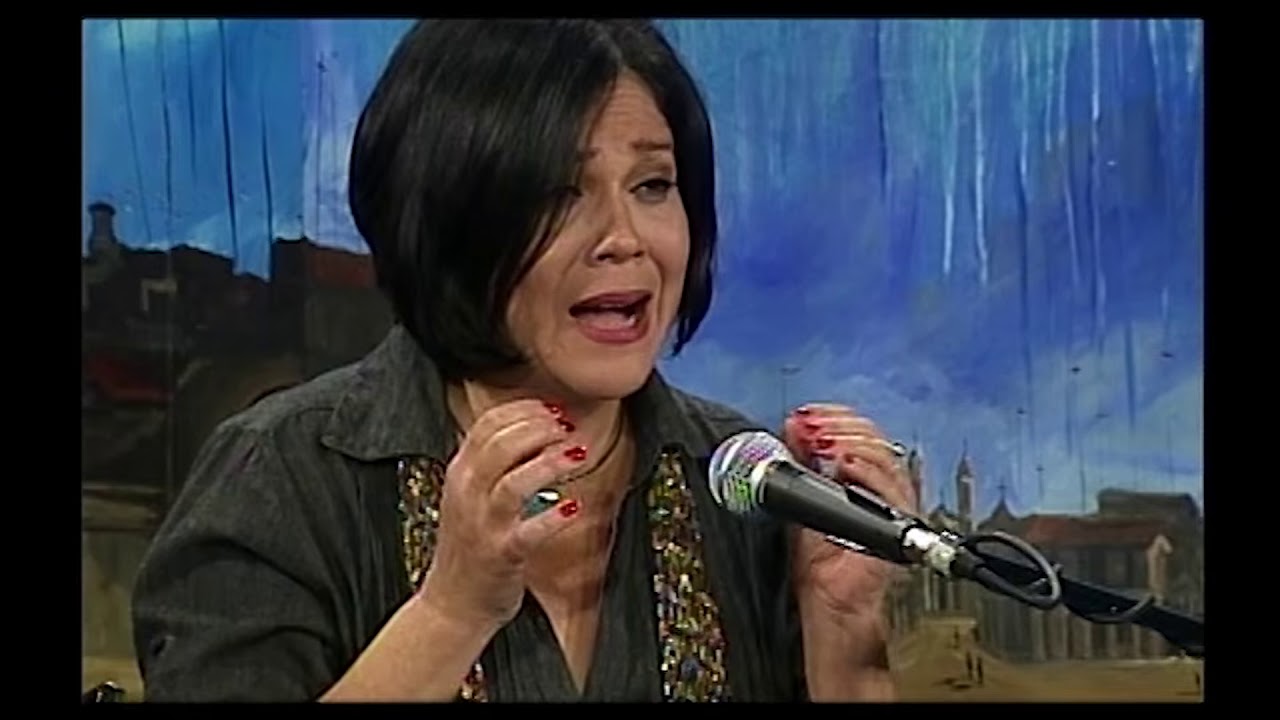 Ivette Cepeda  - La era está pariendo un corazón. Entre Manos TV. Dirección Juan Carlos Travieso