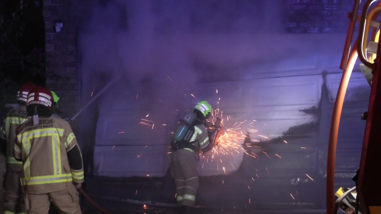 Fire & Rescue NSW Crews Battling Lithium Iron Fuelled House Fire | Hillsdale, NSW