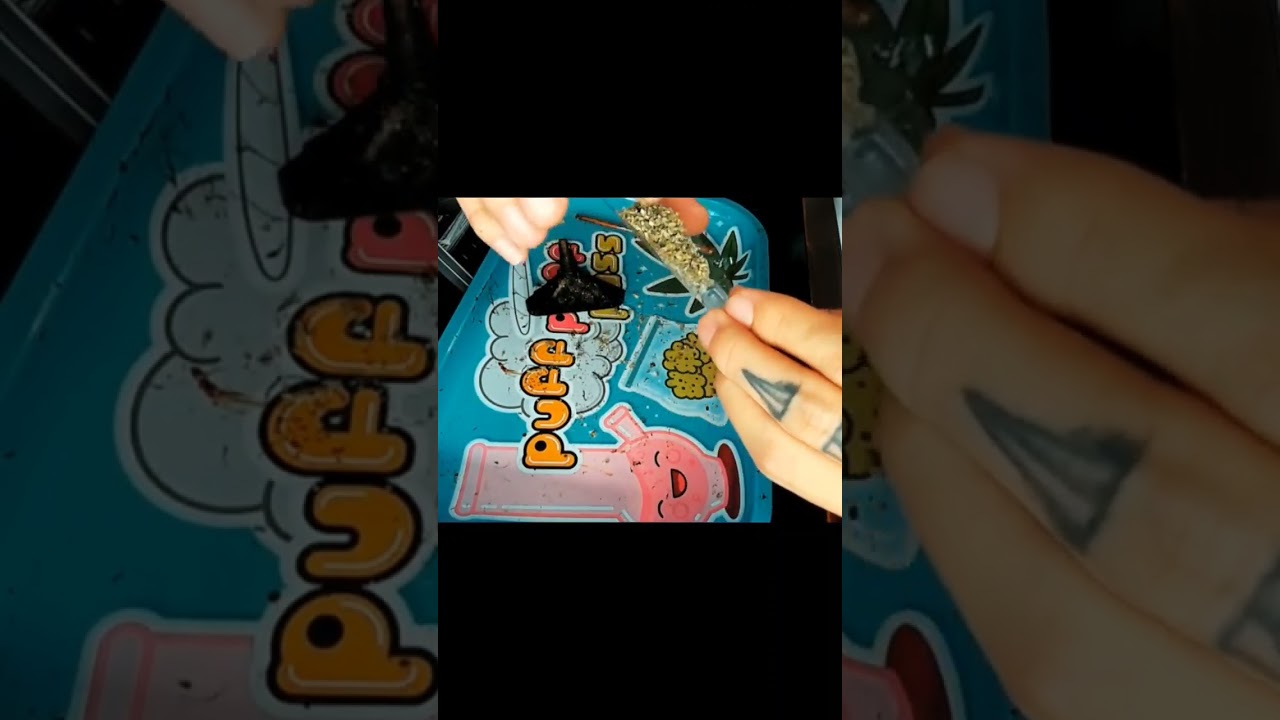 Rolling A Clear Joint With Glass Tip #shorts