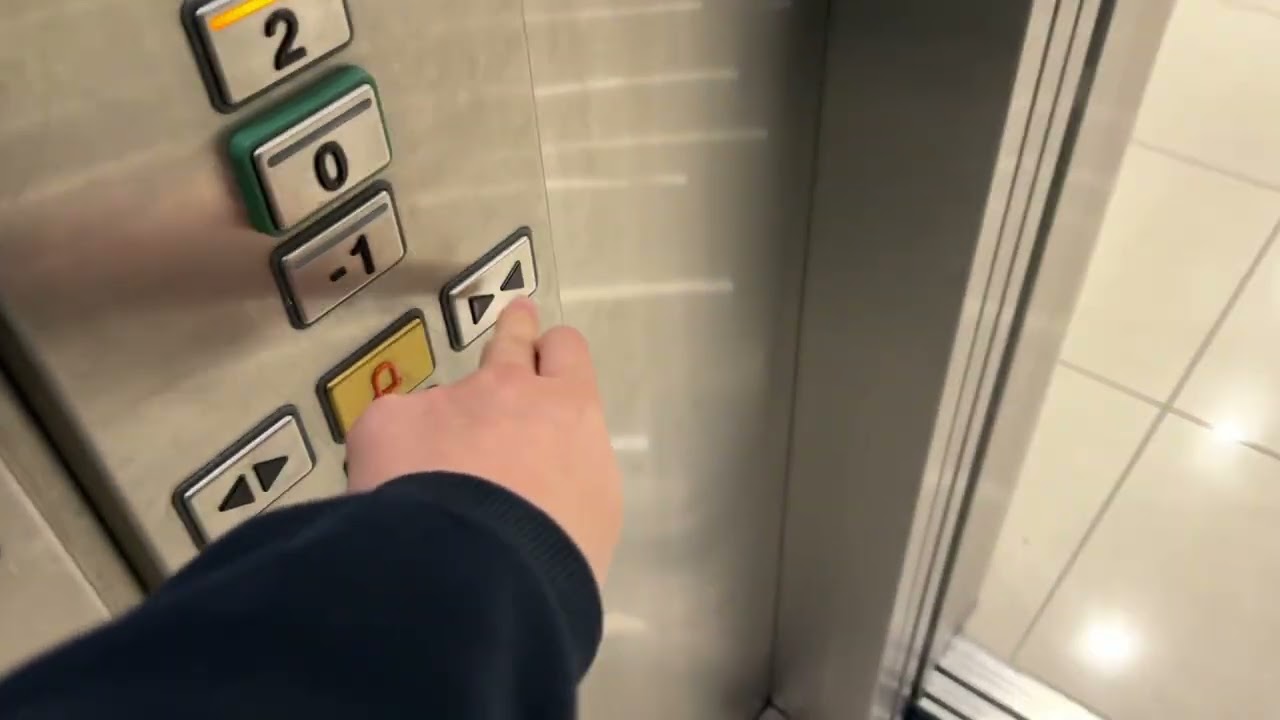 1/2 2x Epic glass Schindler 5400 elevators @Airport M.R Štefánika, Bratislava, Slovakia