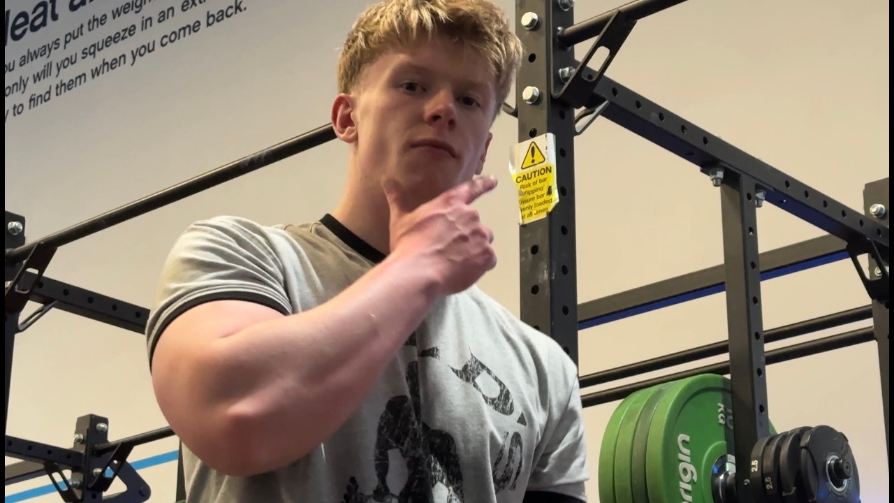 DEADLIFTING AND MOGGING