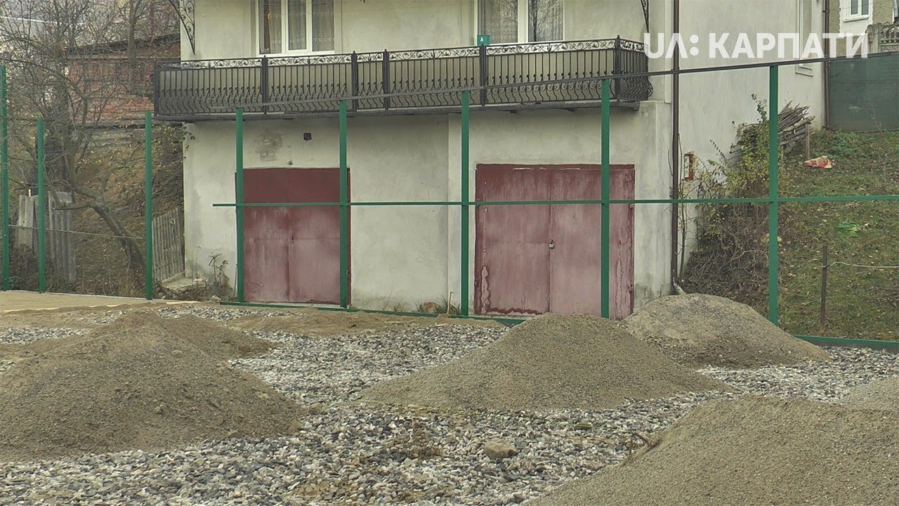 Спортивний майданчик чи дорога до гаражів - вирішують у Биткові