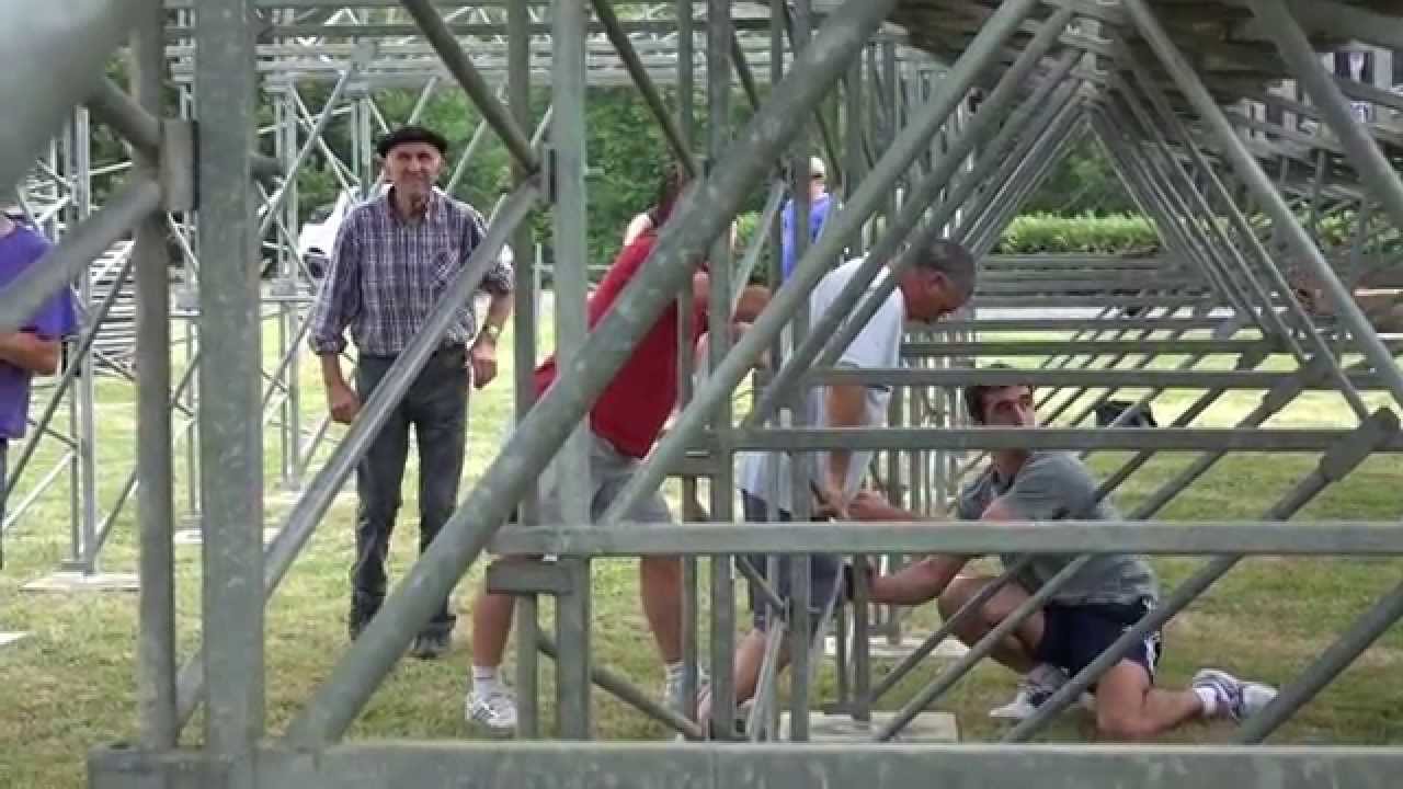 PASTORALE DE SAUGUIS 2015 (Montage des Gradins )