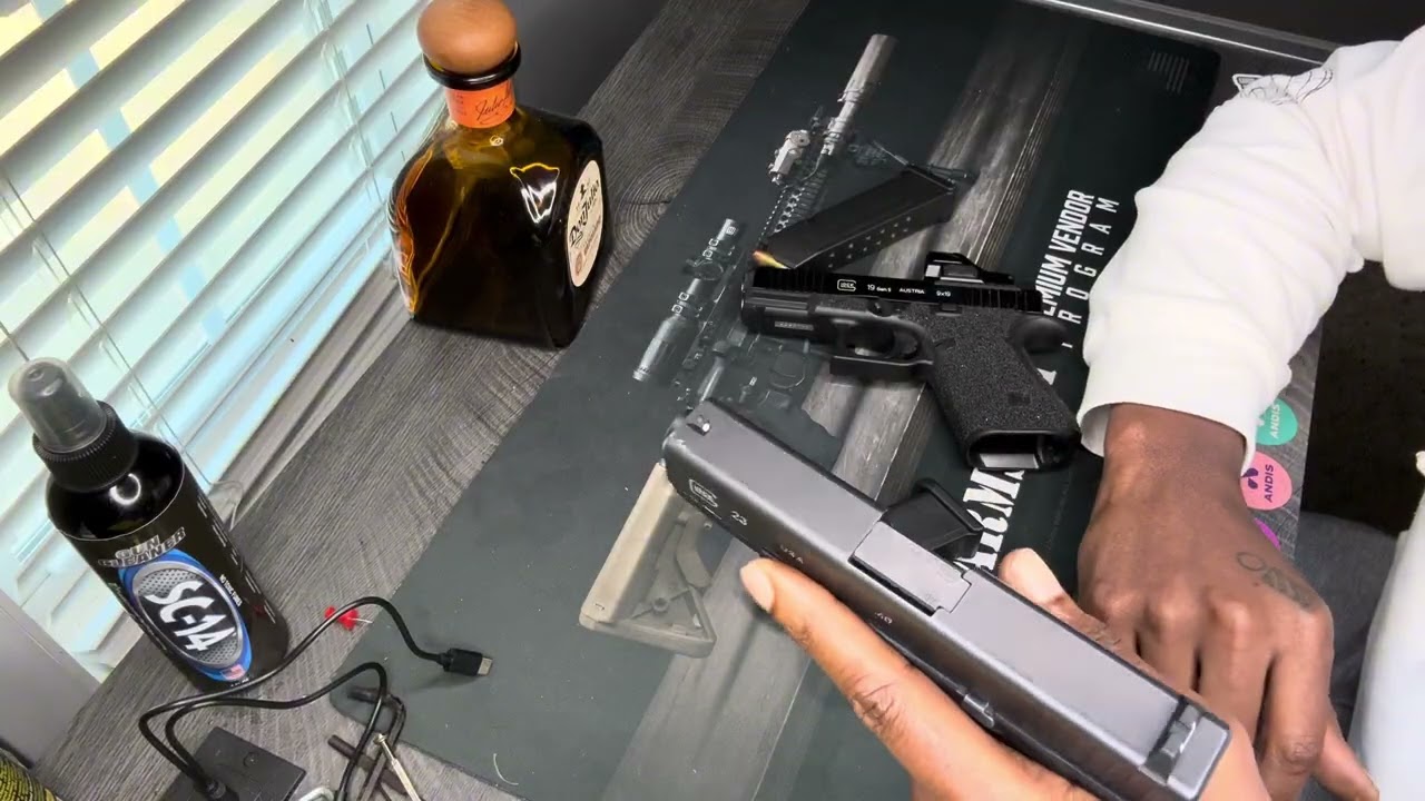 First vid of the new year foot🦶🏾on the gas all 2026 #Growth 💪🏾💫 we got the G23 gen3 &G19 gen5Two🔥🔫s 