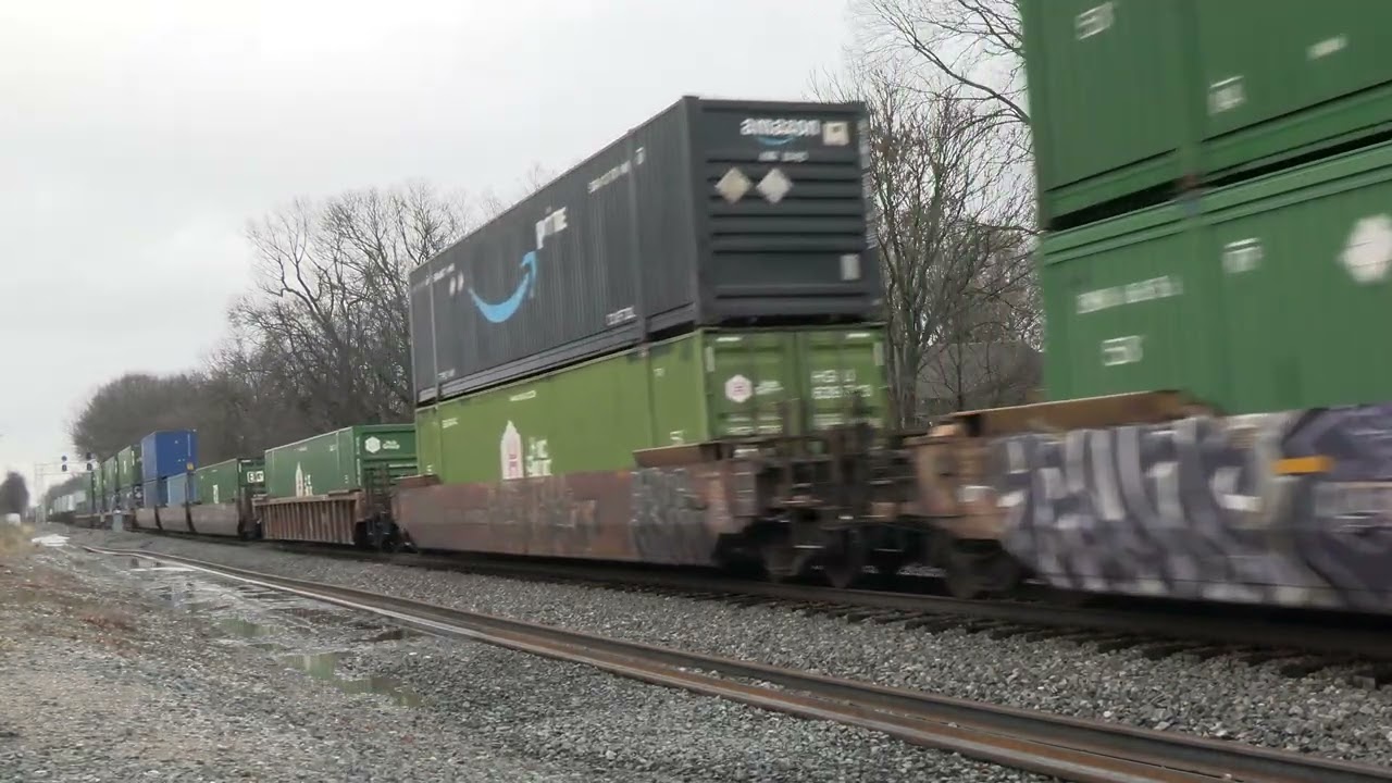 NORFOLK SOUTHERN GE AC44C6M Southbound Intermodal Container Train
