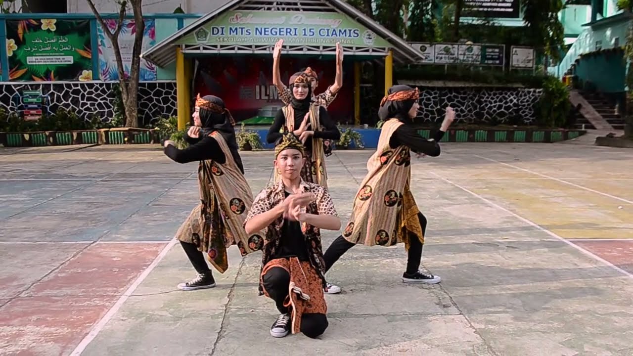 Juara 1 Tari Kreasi - Ganaia Dance Crew (GDC) - HUT SMANSACIS Ke-62