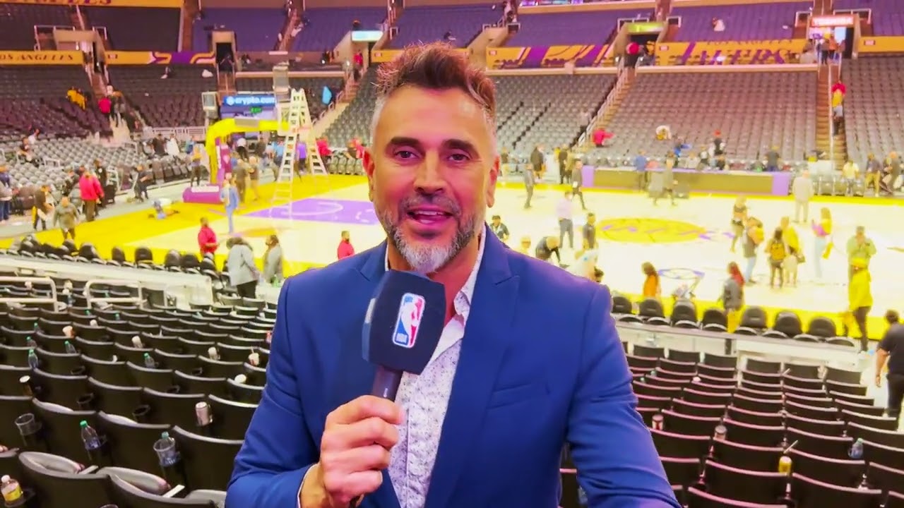 La Crypto.com Arena Los Angeles cambió de colores en minutos, Lakers y Clippers compartieron duela