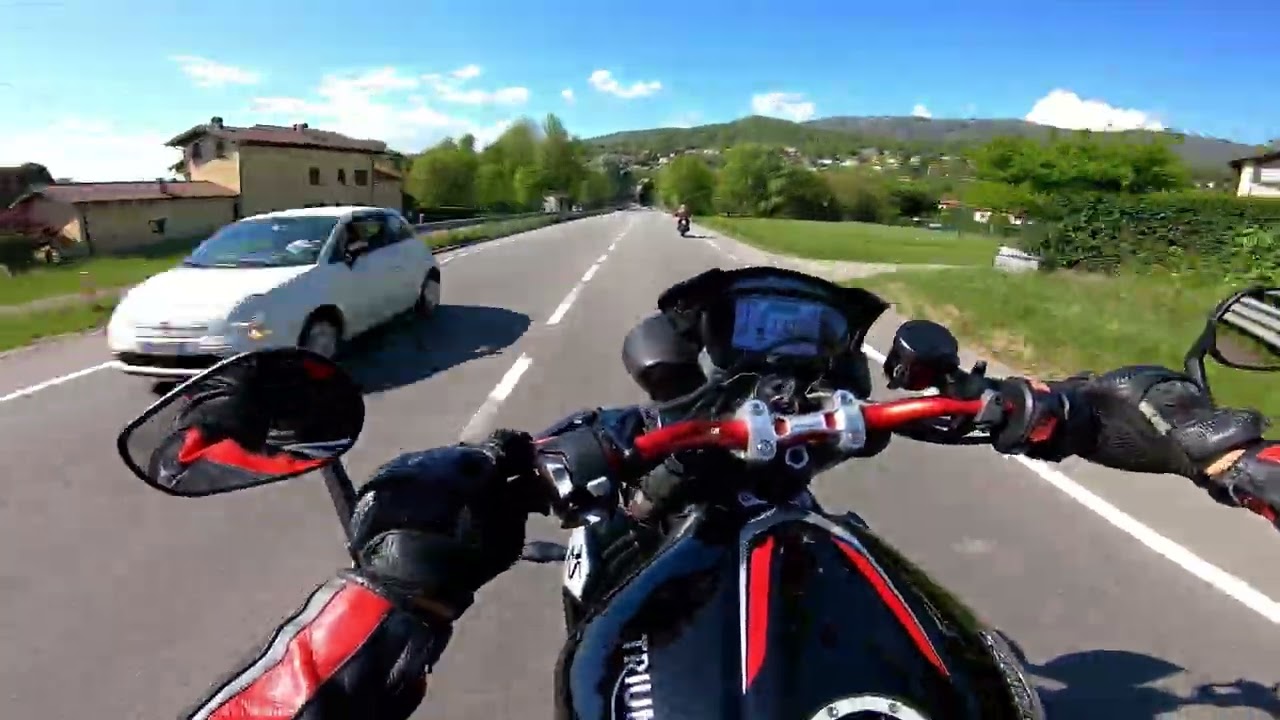 Street 765 rs wheelie