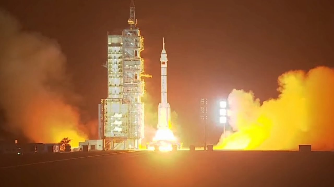 Blastoff! China's Shenzhou 21 crew launches to Tiangong space station