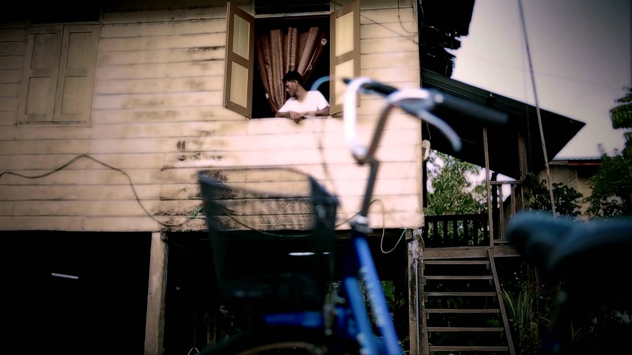 AKU PERGI UNTUK DIA by Rafiz (Official Music Video)