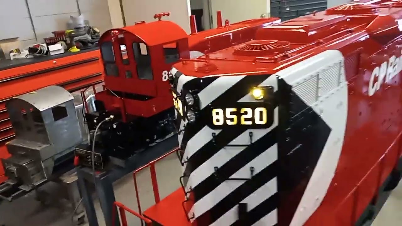 CP RAIL SW1200RS and GP9 in 1.6
