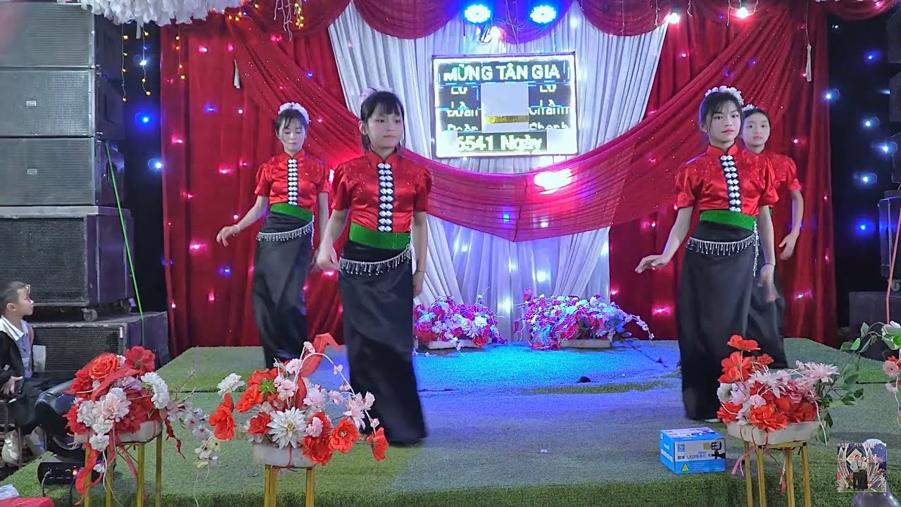 Em về làm dâu núi rừng ĐVN GĐ biểu diễn mừng Tân gia đại cát LÒ ĐOÀN  - LÒ CHANH bản lẹ xã - cs