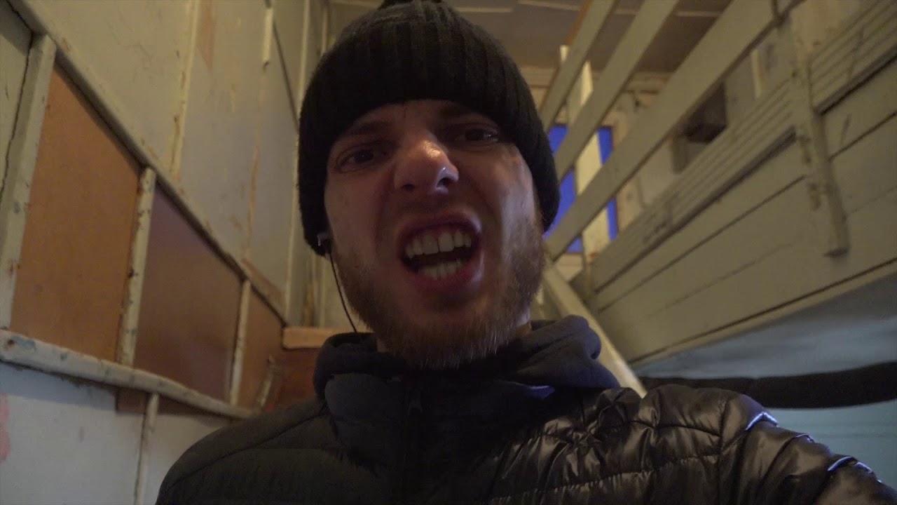 Паша Член - петушиный дворик