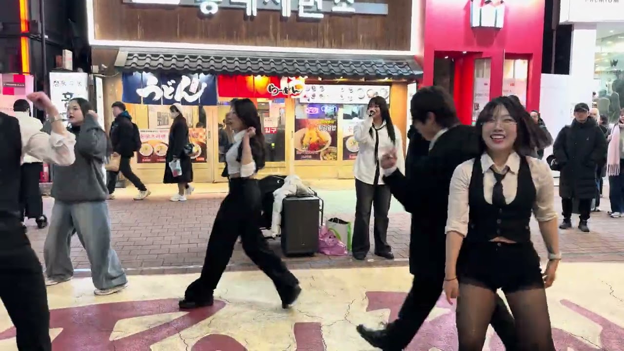 HONGDAE K-POP BUSKING (BEOUR CREW) - [Ateez] Ice On My Teeth (6)