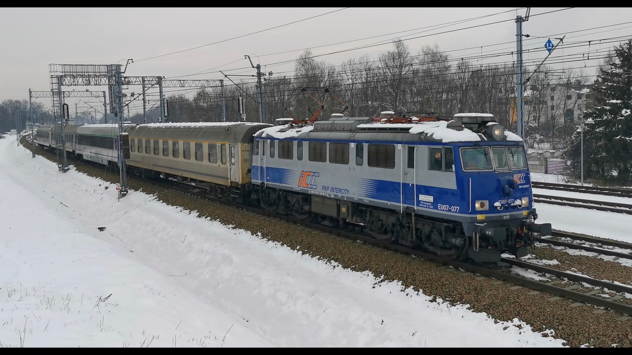 EU07-077, TLK 30104 Małopolska Kraków Gl - Krynica-Zdrój mijanka z ET41-123 z pociągiem sieciowym