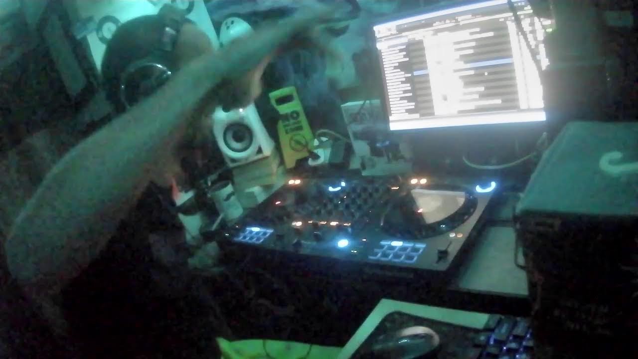 Groove o’Clock – Sunday Night Live Mix