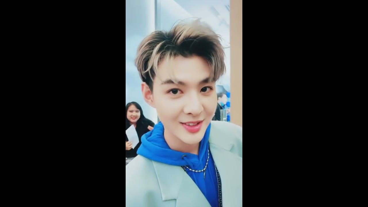 2020-10-25 เซ้นต์ live yizhibo งาน VIVO​V20​ Series​ FIRST​ ​DAY​ EVENT