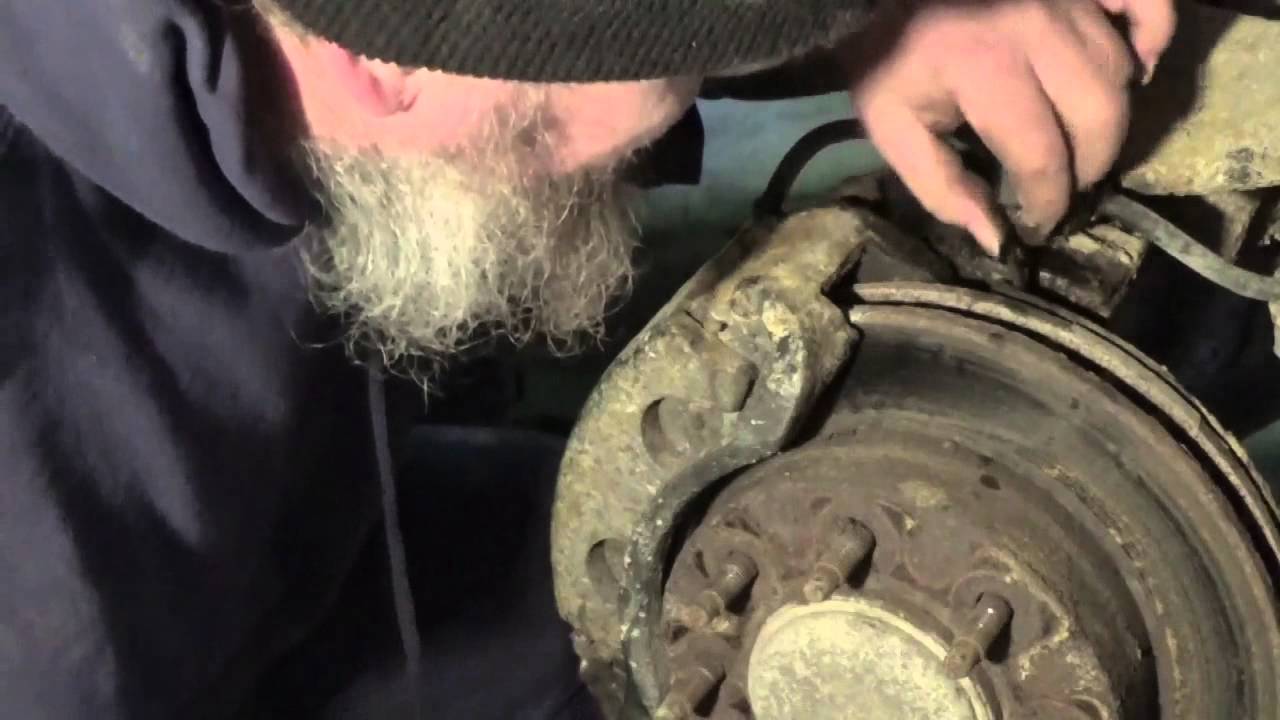 Removal/Installation of Upper & Lower ball joints on a 2002 Chevy 2500HD Part 1