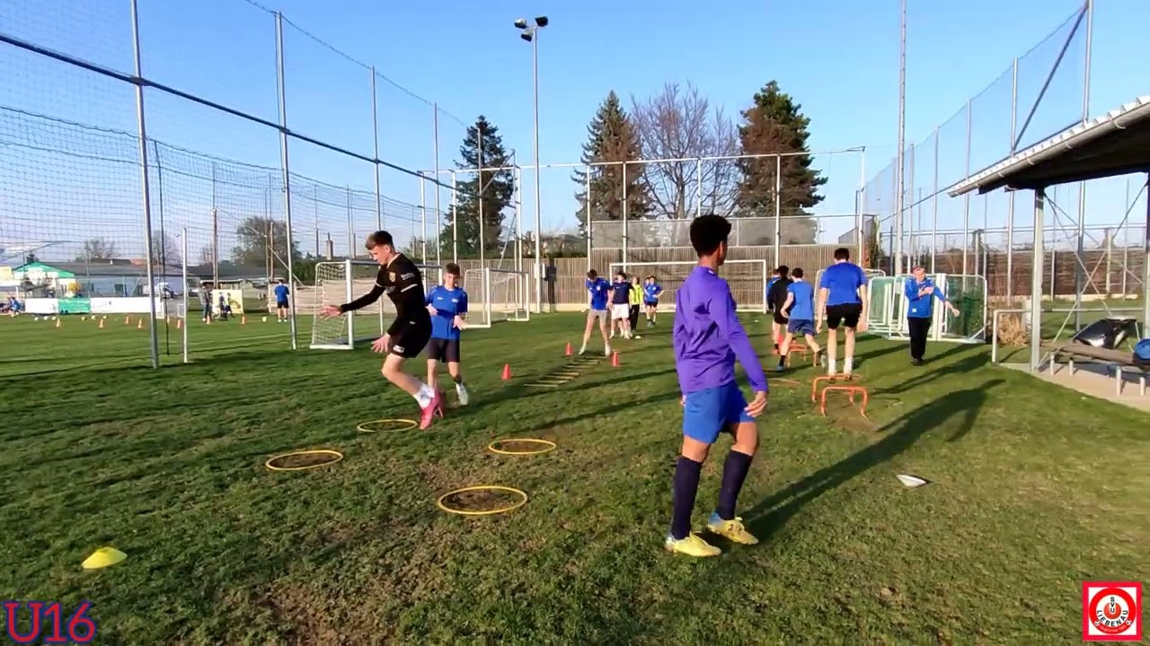 Fußball: Aufwärmen: Warm Up: Koordinationsübung mit Übersteiger-Übung  ***U15-U18-KM*** SVU Liebenau