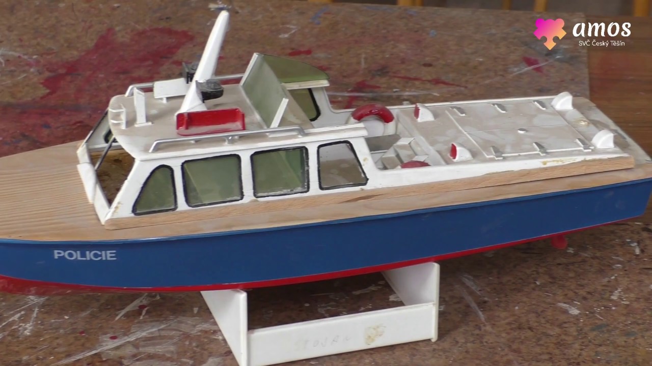 Lodn&iacute; model&aacute;ři