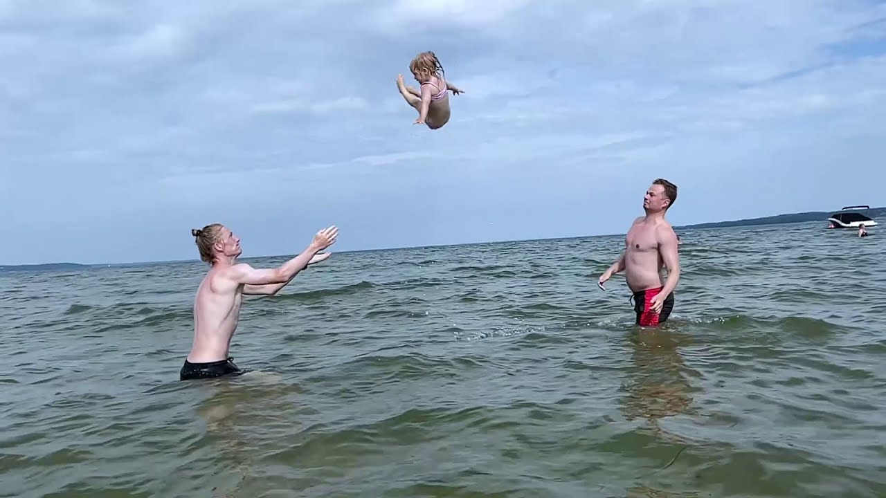 Far på barsel - FARSEL v2.. Dag 31 - Vandkamp, havvand og.. Gril.