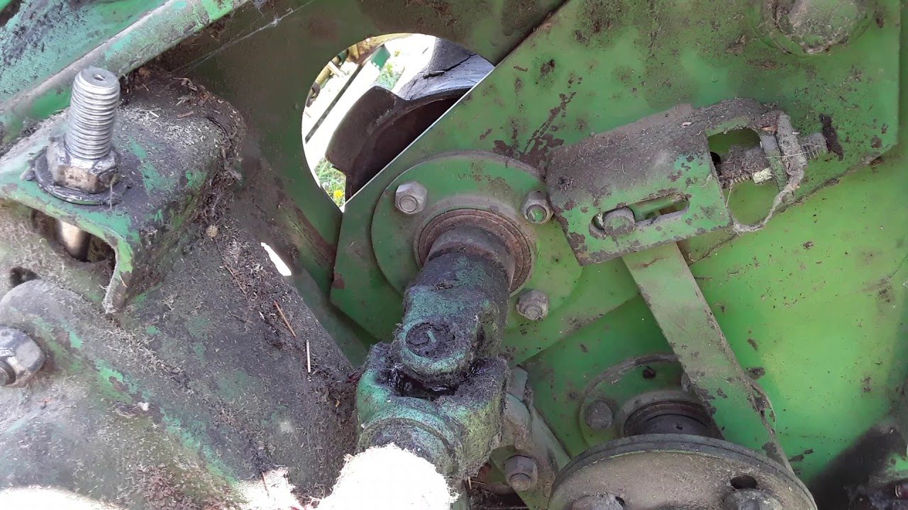 Preparing JD 1209 MOCO for haying