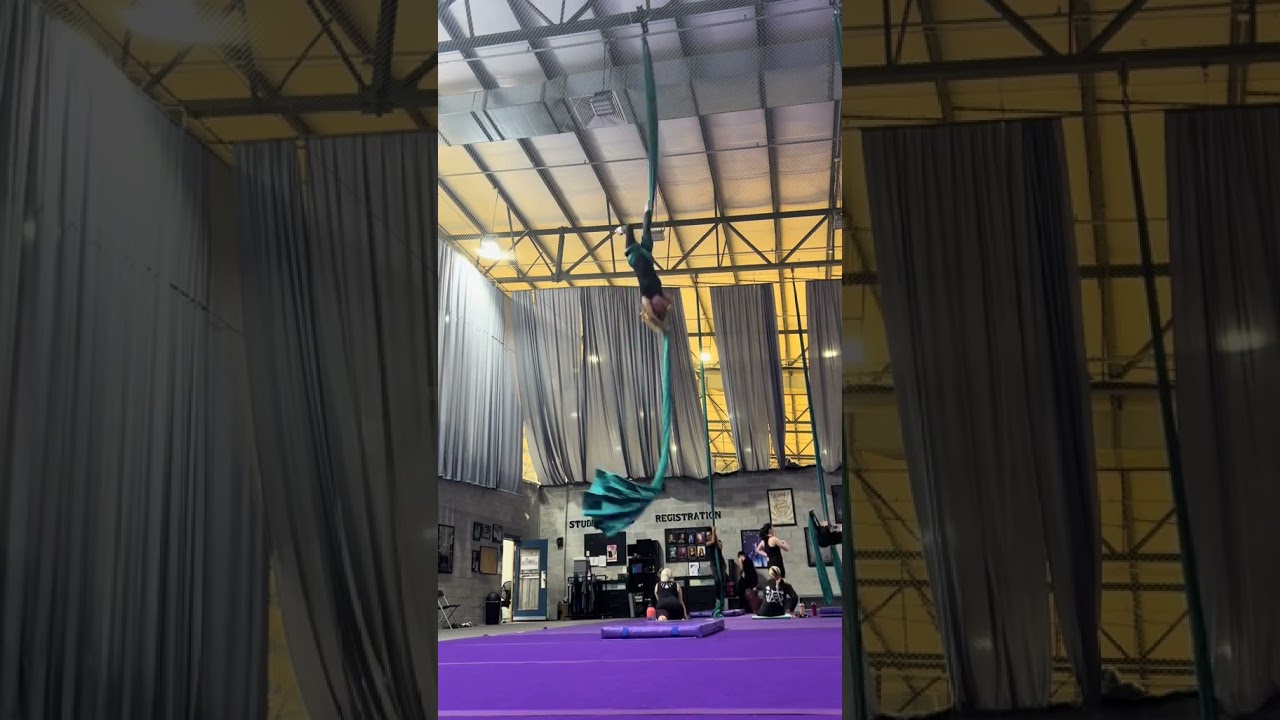 My fav Sleep Token song #circus #aerialist #aerial #aerialsilks #circusartist #sleeptoken #improv