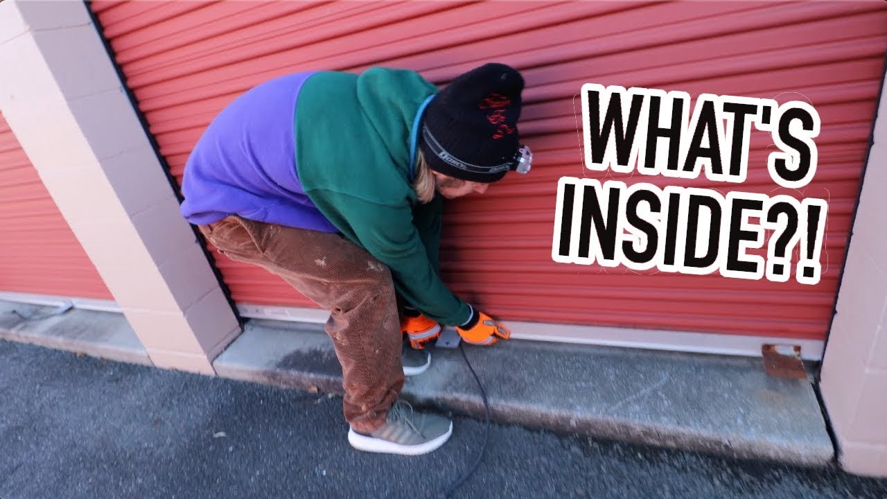 WE BOUGHT AN ABANDONED STORAGE UNIT FOR $5 AT LIVE AUCTION!