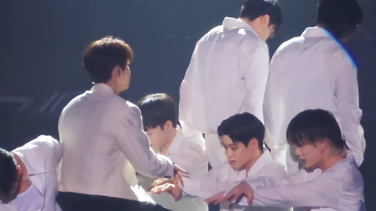 231216 김재환 NOT ALONE 콘서트 워너원 메들리(Wannaone Medley) 4K 세로