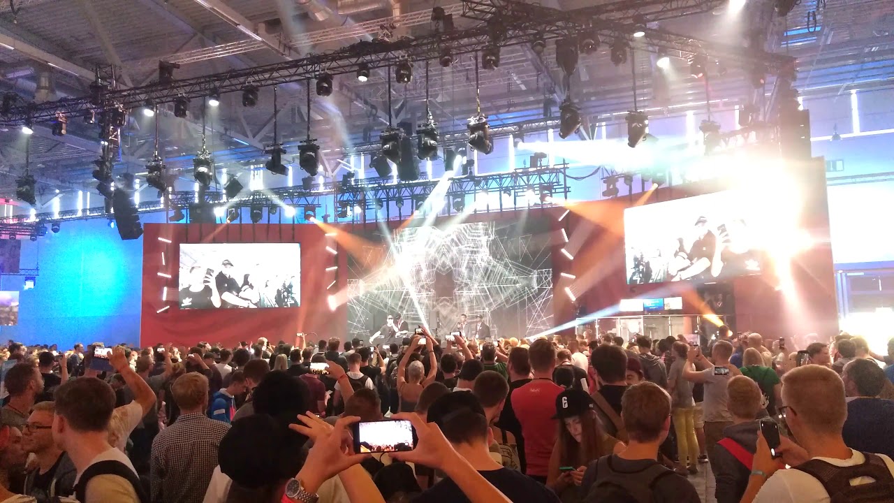 Lil' Kleine - Stoff und Schnaps (Live Performance) | #GamesCom2017 [4K]