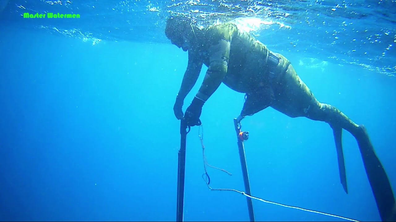 Quick Spearfishing duck dive tutorial with special guest Master Richardt Botes