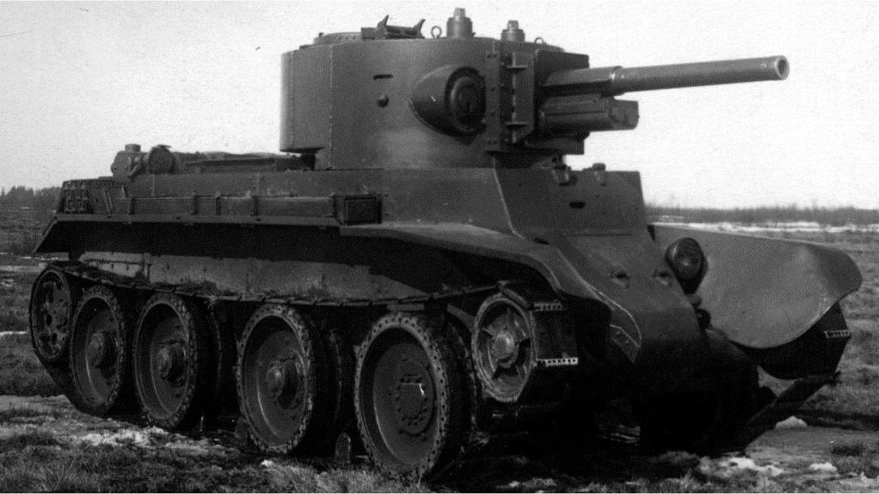 BT-7: czołg, kt&oacute;ry zrzucał gąsienice i pędził jak samoch&oacute;d