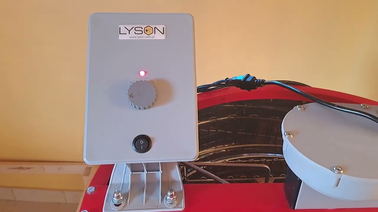 Ukraińska miodarka kasetowa z napędem elektrycznym od  łysonia basic z adapterem na inne miodarki.