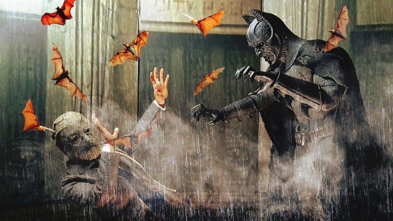 DEMON BATMAN AND SCARECROW BY HOT TOYS BATMAN BEGINS