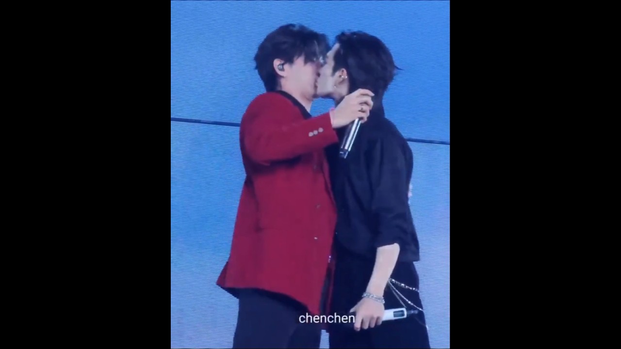 They kissed!!!😲😍 #perthsanta #perthtanapon #santapp #lolfanfest2025 #gmmtv #blshorts #shorts