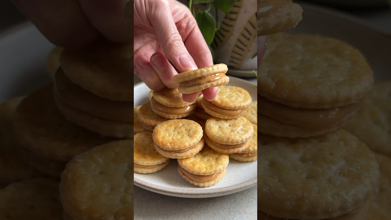 Homemade Peanut Butter Ritz Crackers #recipe #baking #shorts #homemade