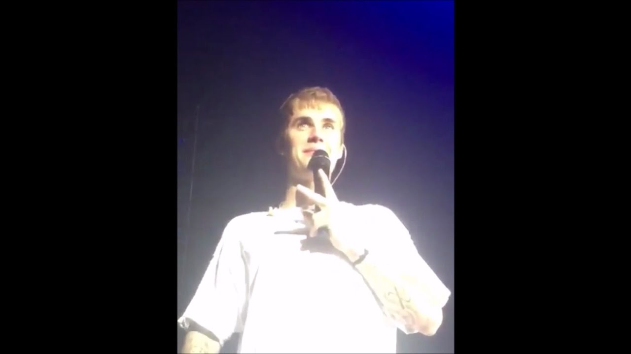 Justin Bieber Q&A / answering fan questions at Hamburg Purpose Tour in Germany - November 14, 2016
