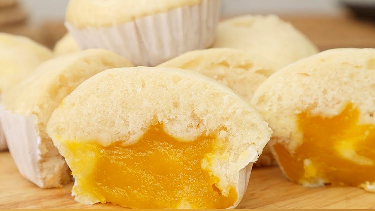 เค้กนึ่งไส้ขนมฟักทอง/ Steamed cake withPumpkin filling