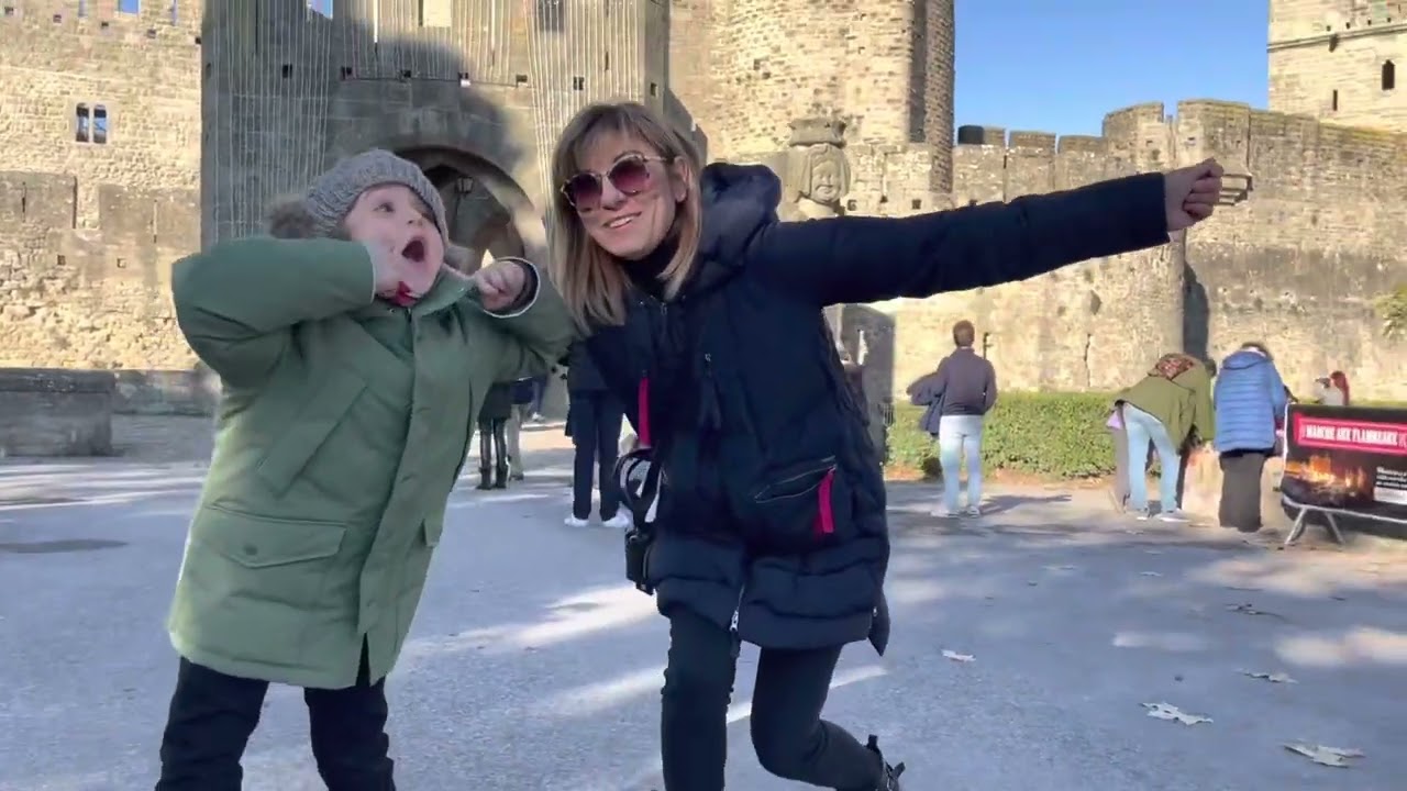 Por fin encontramos donde pernoctar y visitamos Carcassonne!
