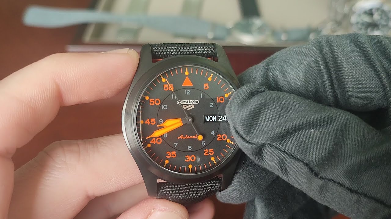 Seiko 5 Sports Street SRPH33K1