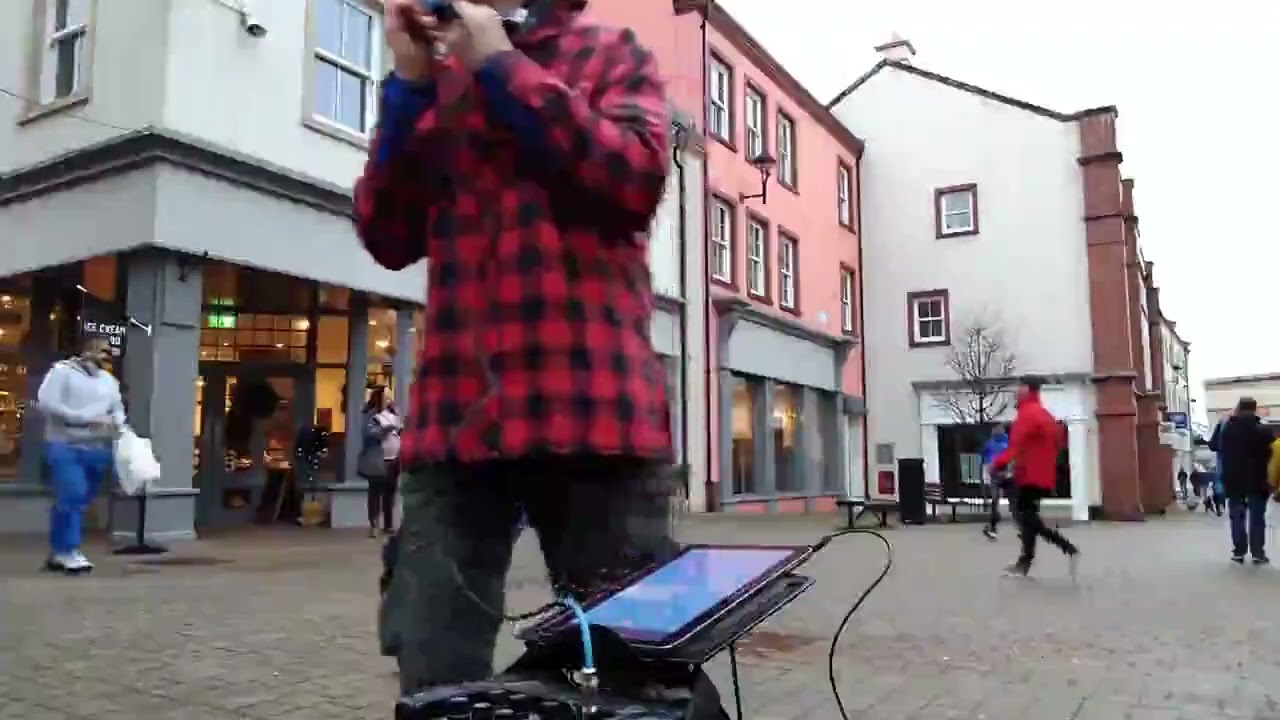 Penrith busker spreading some Jerusalema christmas cheer when this happened.