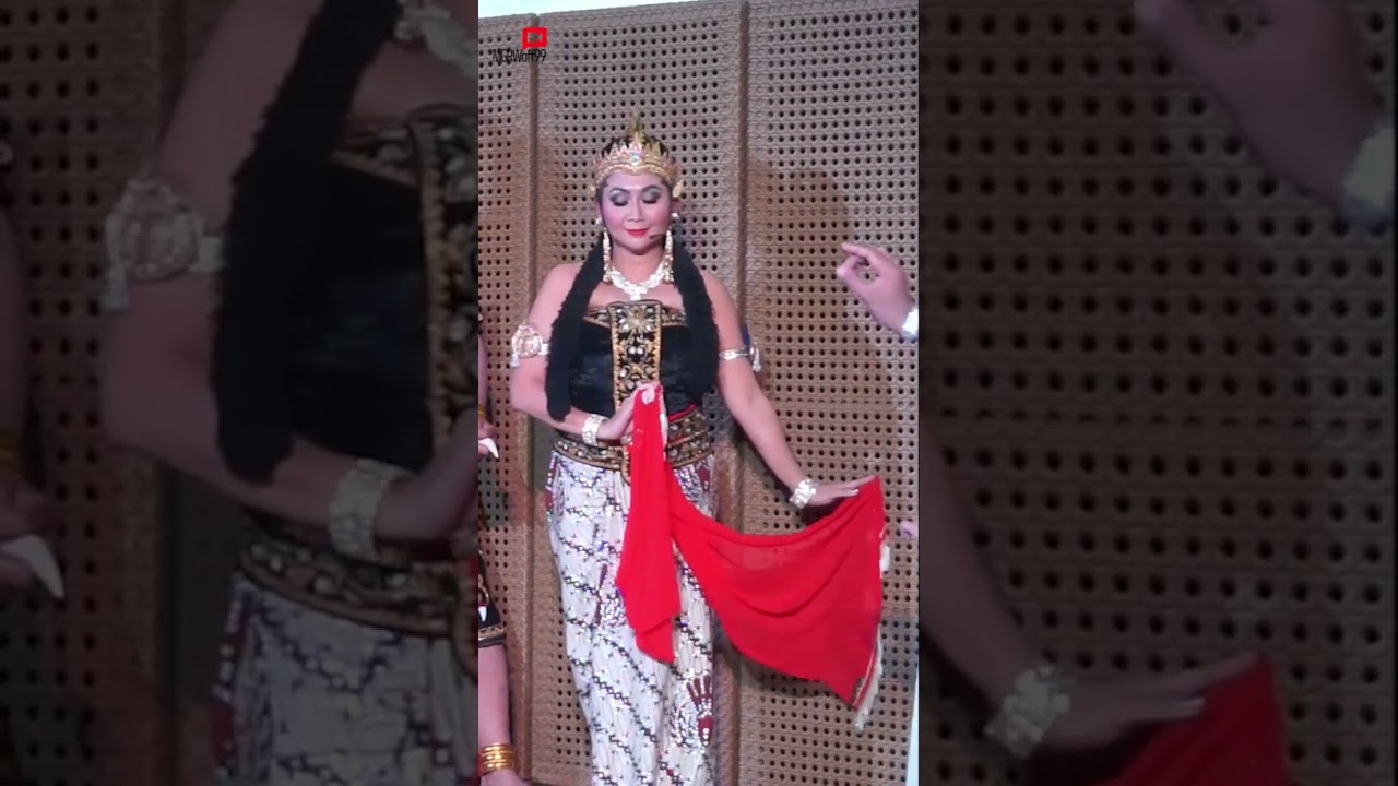 INDY BARENDS ON STAGE! #shorts #wayangorang #budayanusantara #wonderfulindonesia