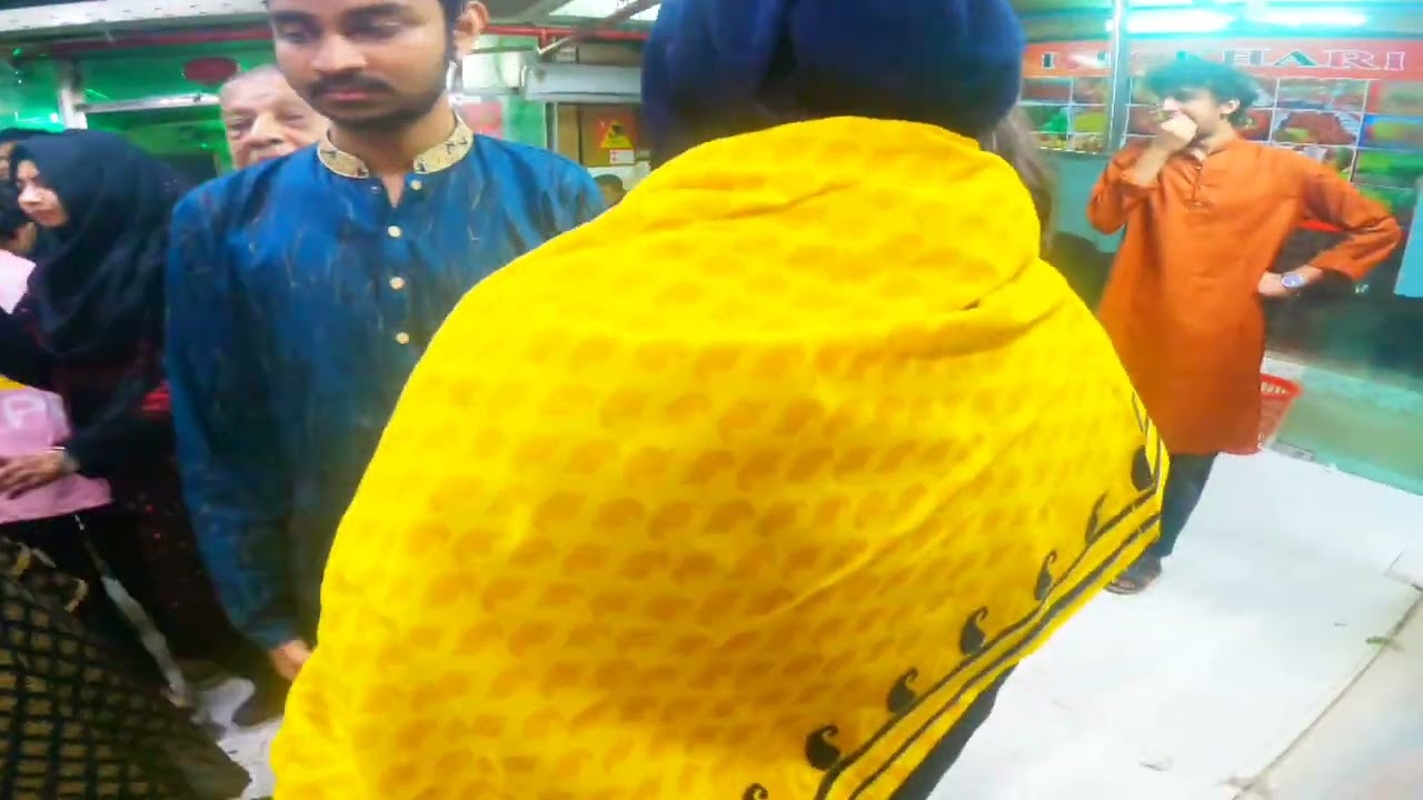 রাত ৩টায় নাজিরাবাজার 