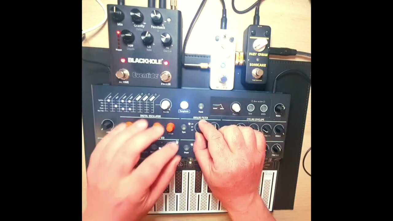 Sunday Wakeup Tune - A DAWless Drone-ish jam ft Microfreak (including free presets for your MF)