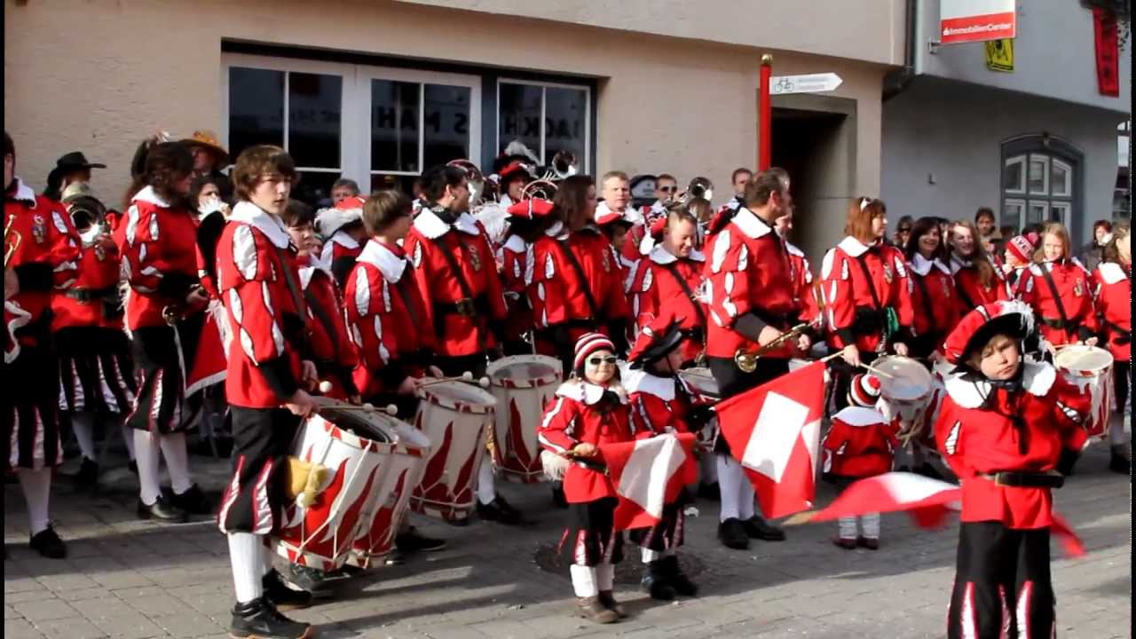 Fasnetsdienstag in Riedlingen 2012 Fanfarenzug der Narrenzunft Blockstrecker Daugendorf 2. Video