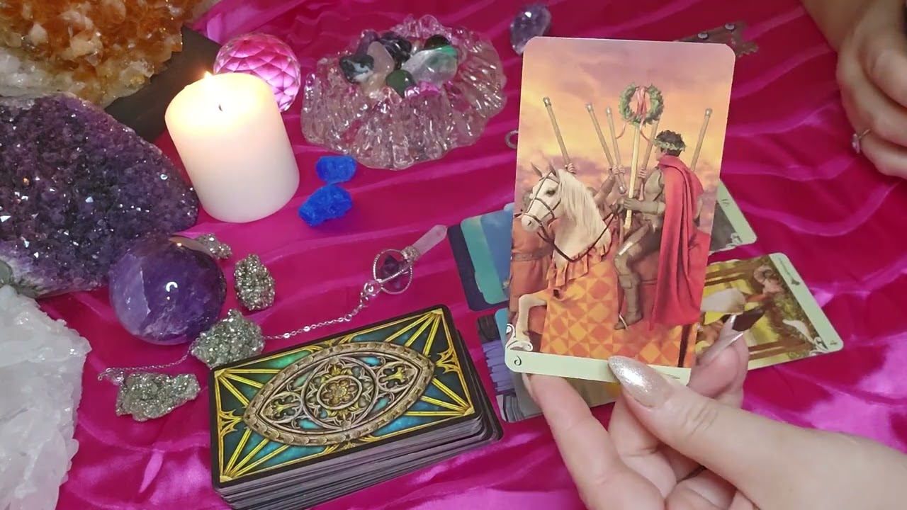 האם הוא מחכה ליצירת קשר ממך ?? מהם המחשבות שלו עליך ?? פריסה לבחירה מ 2 אופציות 1/2