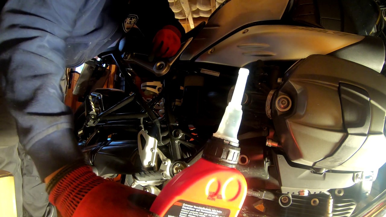 BMW RnineT Getriebeoelwechsel